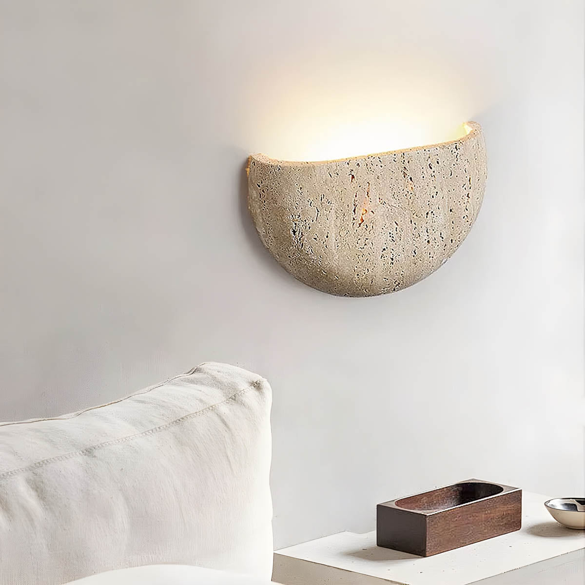 Nomaenest Selunaire - Moon-Shaped Travertine Wall Light